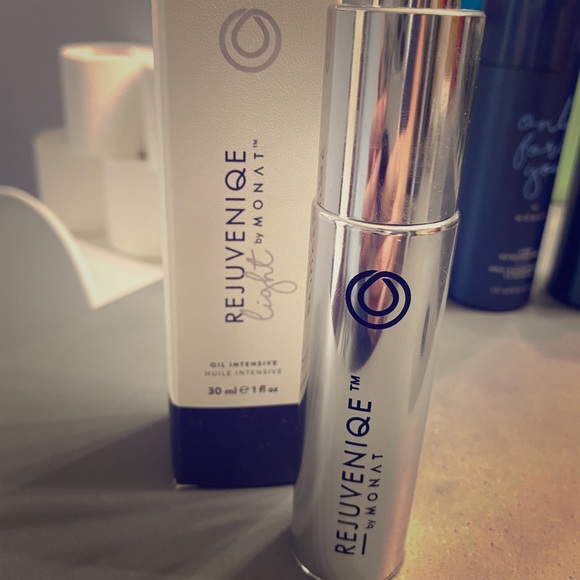 Rejuveniqe oil - Picture 1 of 2